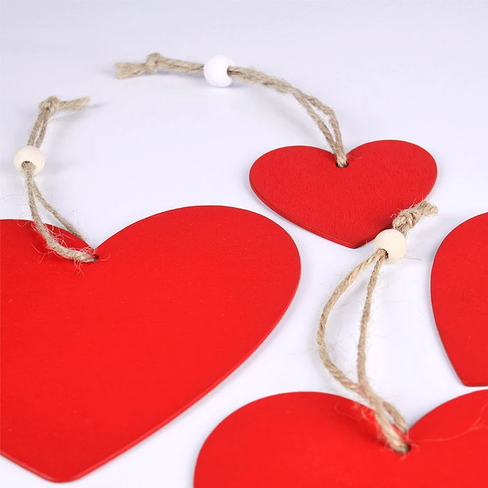 Подвеска деревянная "Сердце" 4шт/уп (набор) красного и белого цвета Подвеска деревянная "Сердце" 4шт/уп (набор) красного и белого цвета