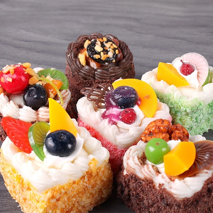 Магнит сувенирный "Пирожное"