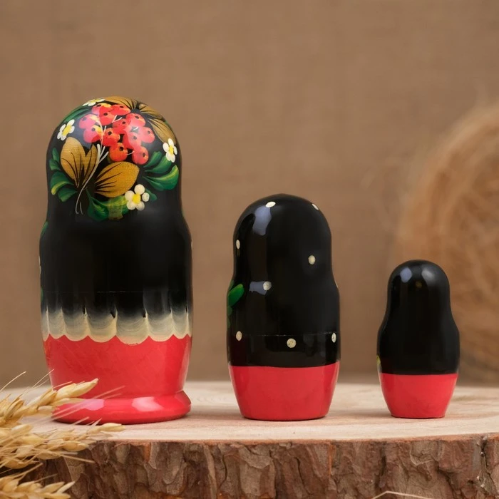 Матрёшка «Рябина», чёрный платок, 3 кукольная, 12 см Матрёшка «Рябина», чёрный платок, 3 кукольная, 12 см
