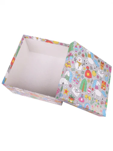 Одинарная квадратная коробка Зимние единороги 17,5*17,5*10 см НК-0593 Одинарная квадратная коробка Зимние единороги 17,5*17,5*10 см НК-0593