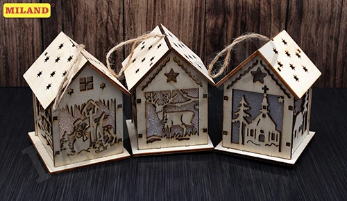 Набор деревянных подвесок с подсветкой. Чудесные домики 9,5 x7cм, 3 штуки,