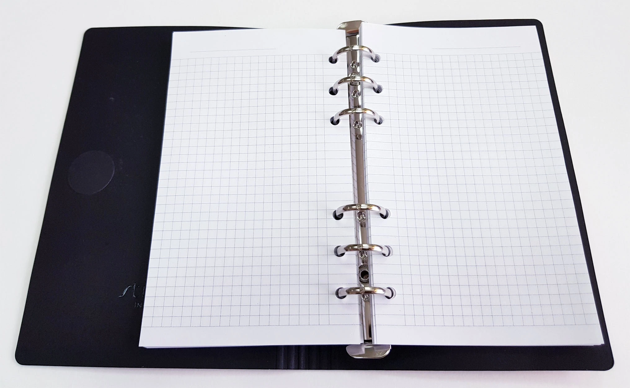 Тетрадь общая, Infolio Study, 240х310 мм, 120 л., клетка, кольцевой механизм. Тетрадь общая, Infolio Study, 240х310 мм, 120 л., клетка, кольцевой механизм.