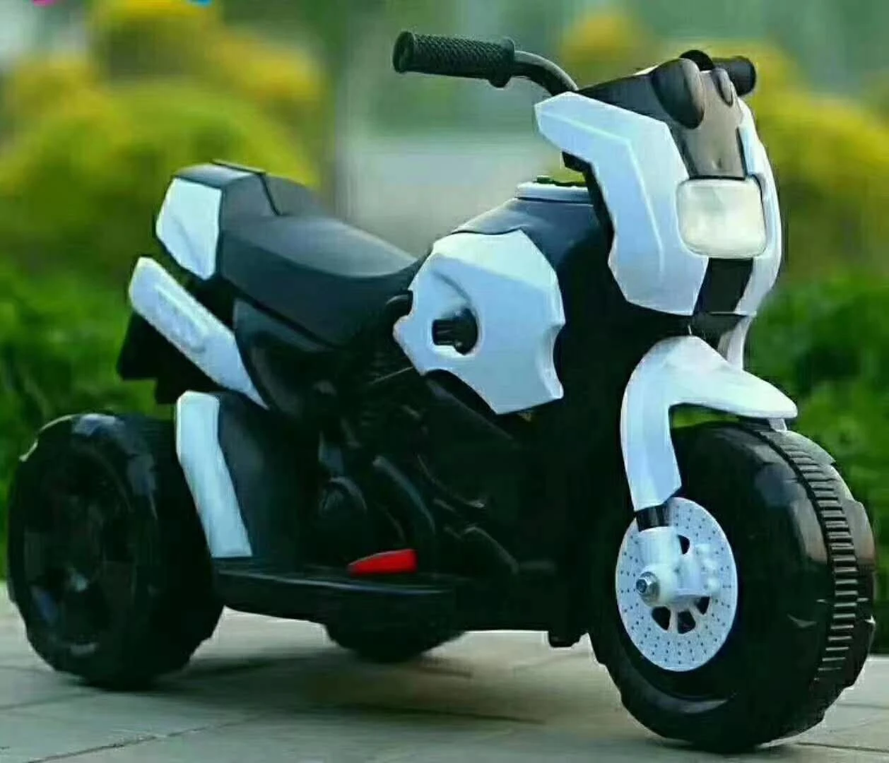 Мотоцикл 6V4A,  свет/звук, пласт. колеса, белый,  разм. мото. 80Х52Х38