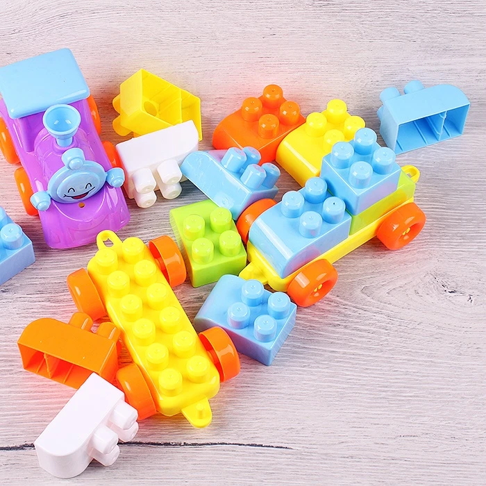 Конструктор 75 деталей в п/э на замке с ручкой