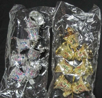 Новогодний колок.пласт.рельеф 5см 7шт.на нити 2 цвета бант