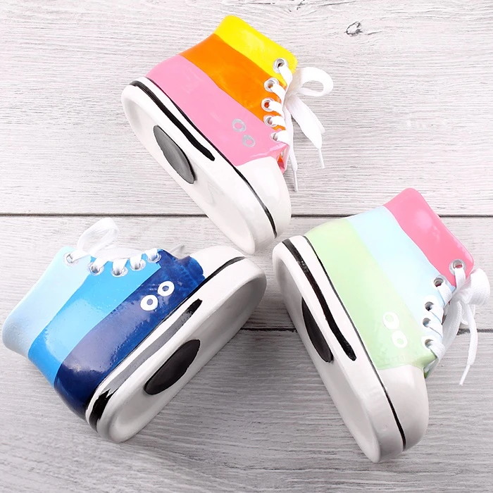 Копилка сувенирная "Кед в полоску маленький"