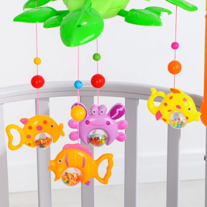 Мобиль музыкальный «Музыкальные листья. Рыбки», на батарейках