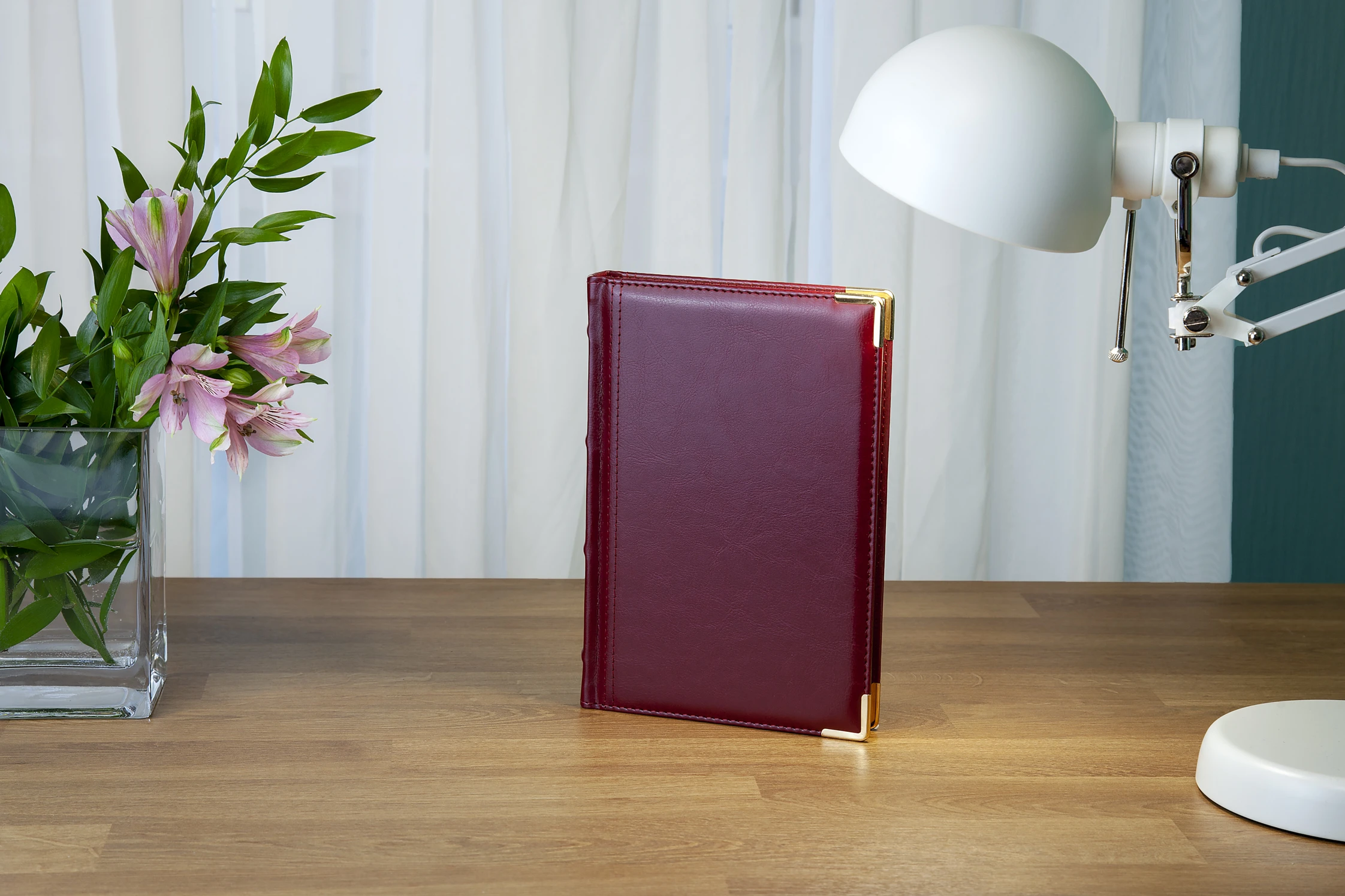 ЕЖЕДНЕВНИК А5+ П/ДАТ. "BOSS" (БОРДОВЫЙ)