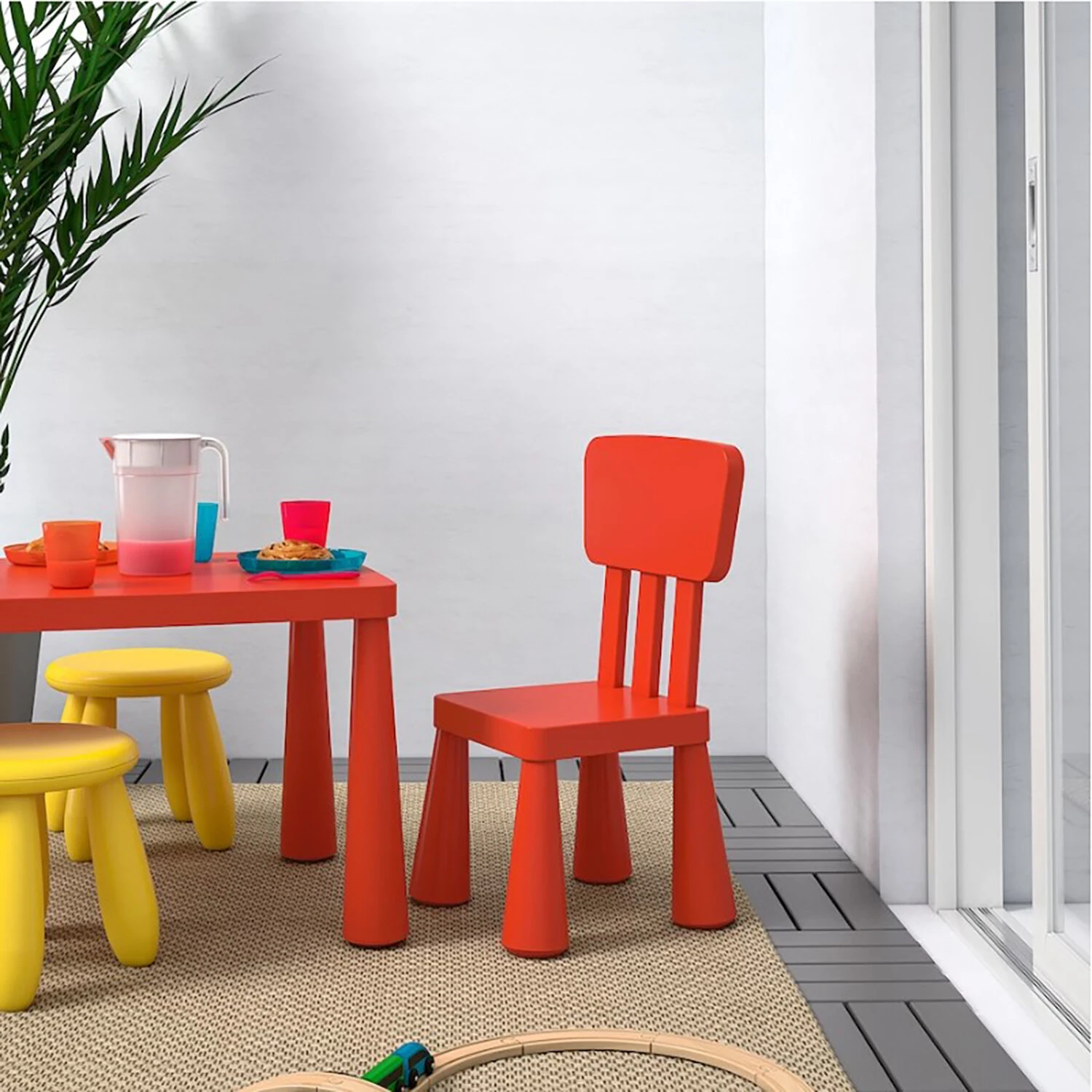 Стул детский со спинкой МАМОНТ красный, от 2 до 7 лет, безвредный пластик, Стул детский со спинкой МАМОНТ красный, от 2 до 7 лет, безвредный пластик,